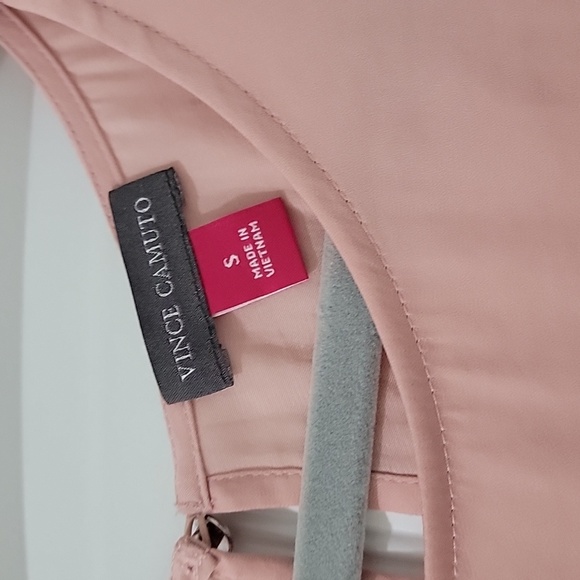 Vince Camuto Pink Flutter sleeve blouse Sz S EUC - Picture 2 of 5